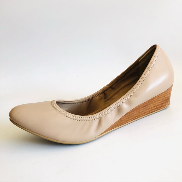 Susina | Shoes | Susina Fraya Nude Leather Wedge Pump | Poshmark